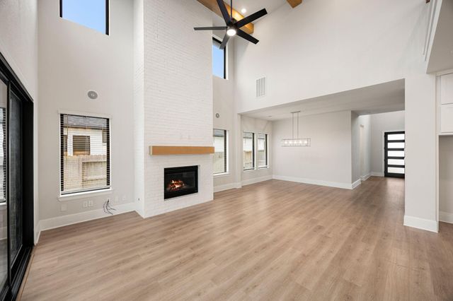 734 Platinum Stone Lane, Pinehurst, TX 77362