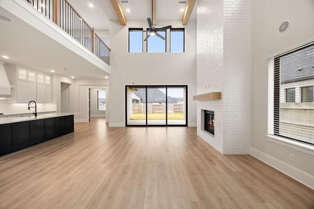 734 Platinum Stone Lane, Pinehurst, TX 77362