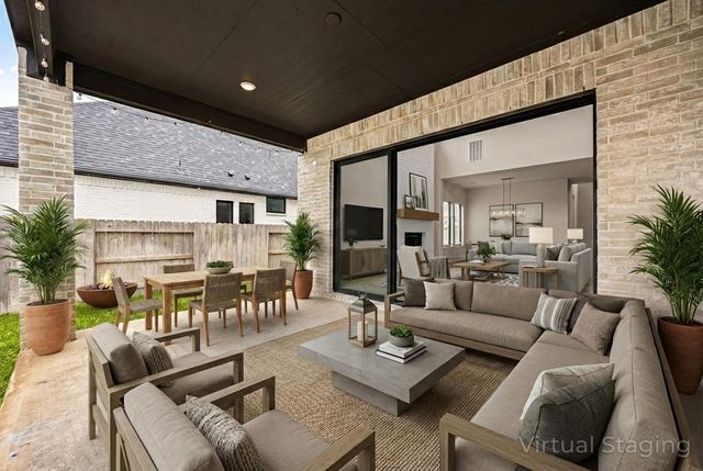 734 Platinum Stone Lane, Pinehurst, TX 77362