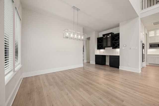 734 Platinum Stone Lane, Pinehurst, TX 77362