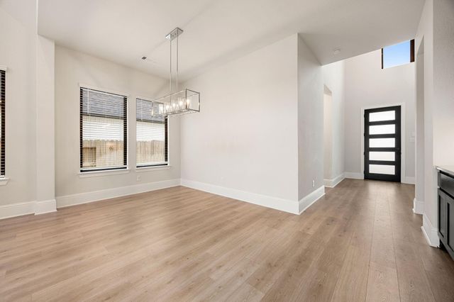 734 Platinum Stone Lane, Pinehurst, TX 77362