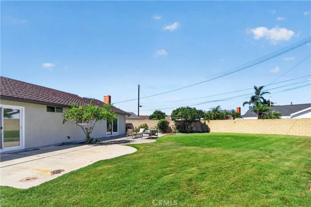 6121 Arrowhead Drive, Huntington Beach, CA 92647