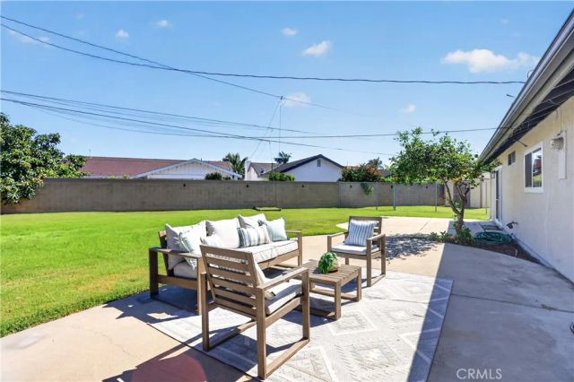 6121 Arrowhead Drive, Huntington Beach, CA 92647
