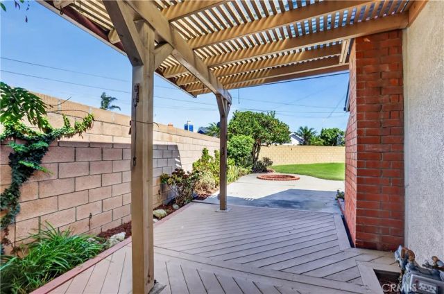 6121 Arrowhead Drive, Huntington Beach, CA 92647