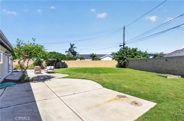 6121 Arrowhead Drive, Huntington Beach, CA 92647