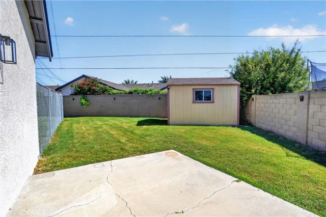 6121 Arrowhead Drive, Huntington Beach, CA 92647