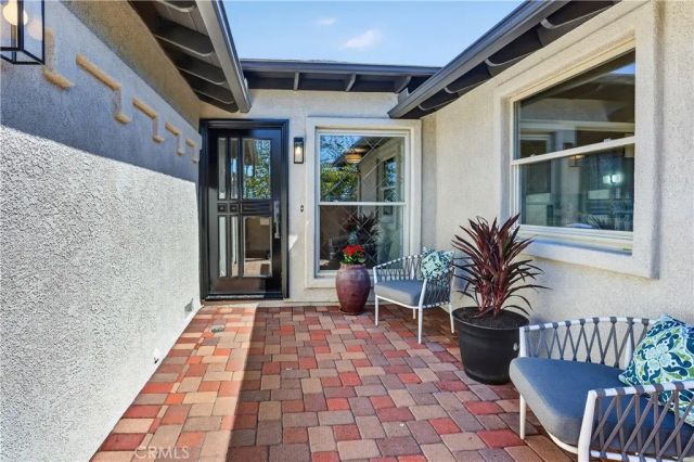 6121 Arrowhead Drive, Huntington Beach, CA 92647