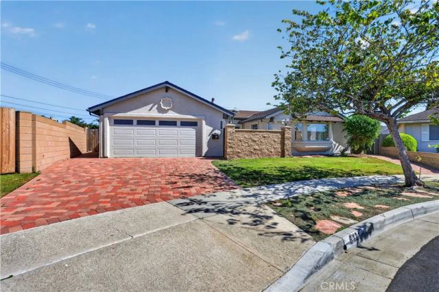 6121 Arrowhead Drive, Huntington Beach, CA 92647