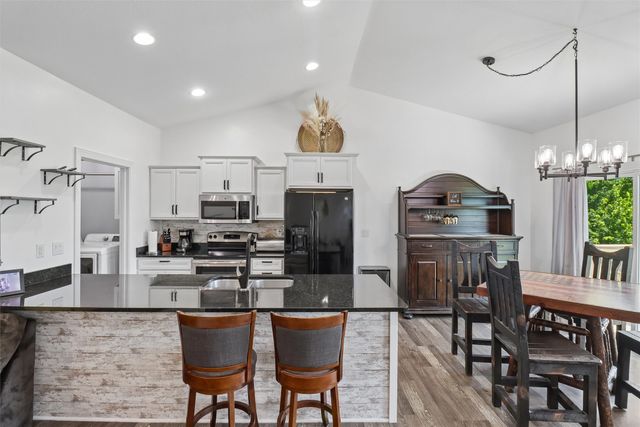 1215 Blue Bonnet Drive, Carlisle, IA 50047