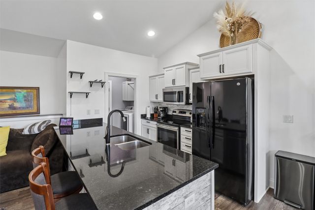 1215 Blue Bonnet Drive, Carlisle, IA 50047