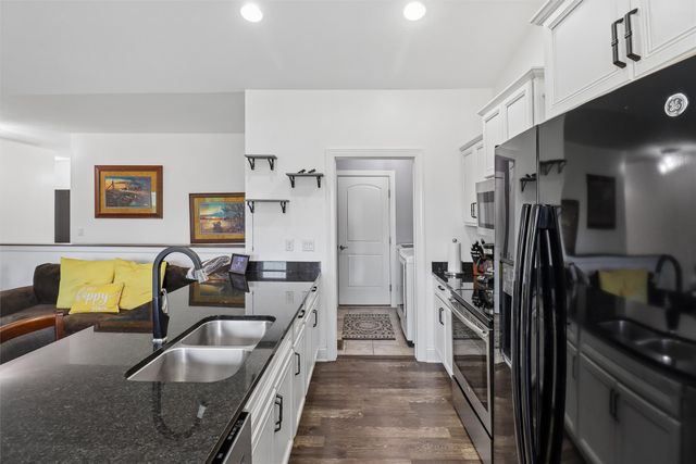 1215 Blue Bonnet Drive, Carlisle, IA 50047