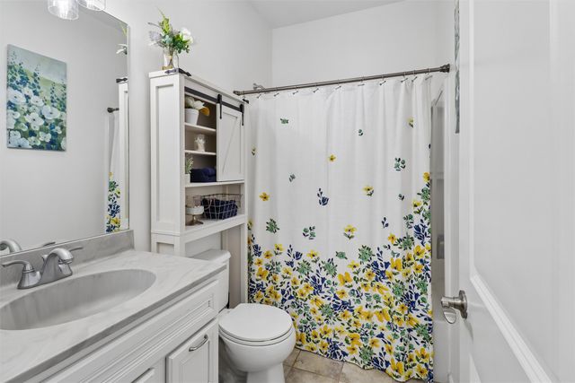 1215 Blue Bonnet Drive, Carlisle, IA 50047