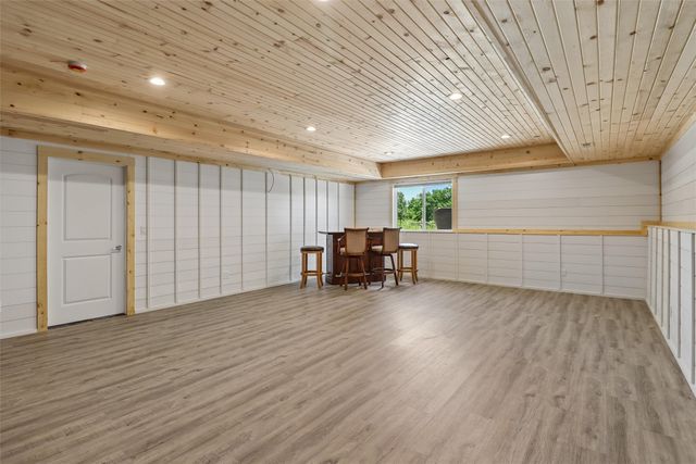 1215 Blue Bonnet Drive, Carlisle, IA 50047