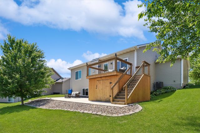 1215 Blue Bonnet Drive, Carlisle, IA 50047