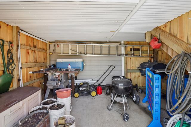 1215 Blue Bonnet Drive, Carlisle, IA 50047