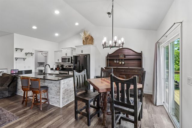 1215 Blue Bonnet Drive, Carlisle, IA 50047