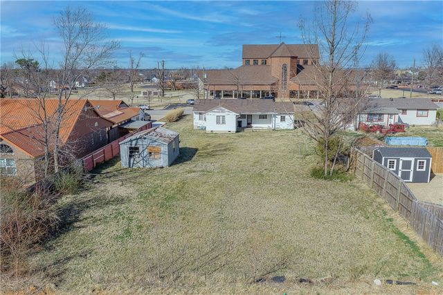 1412 Cypress Street, Rogers, AR 72758