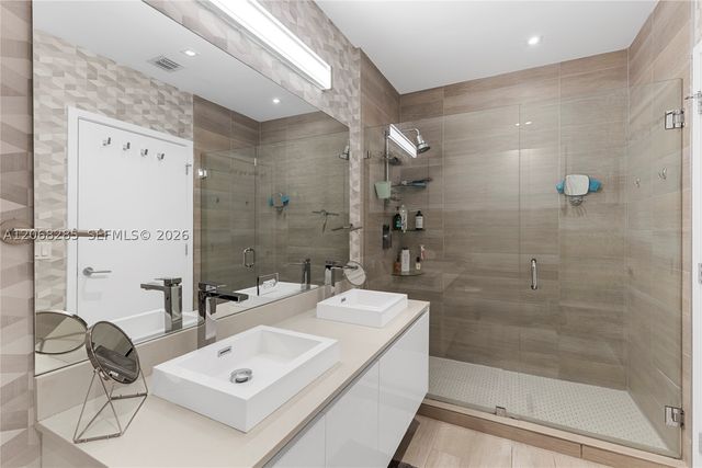 1600 SW 1st Ave 1202, Miami, FL 33129
