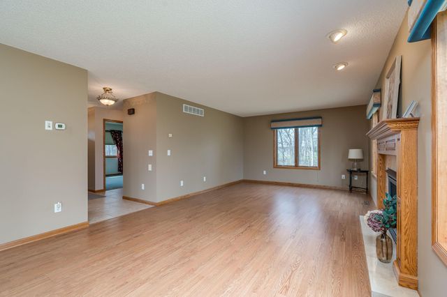 100 Crystal Lane, Mankato, MN 56001