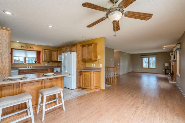 100 Crystal Lane, Mankato, MN 56001