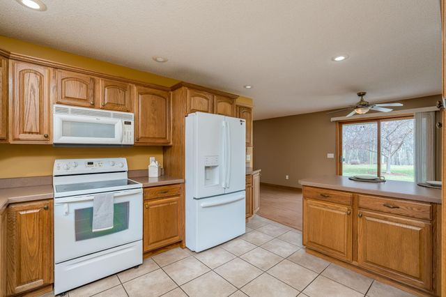 100 Crystal Lane, Mankato, MN 56001