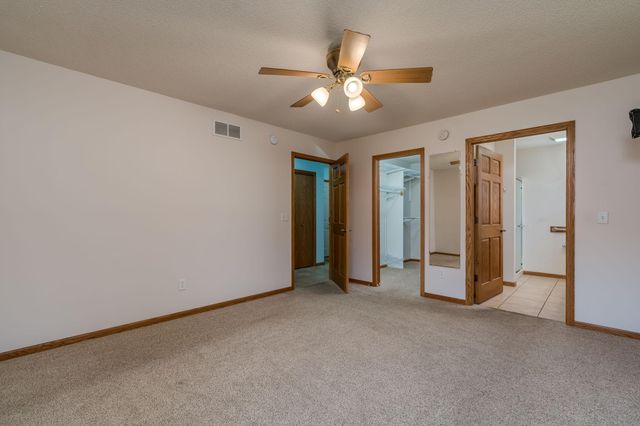 100 Crystal Lane, Mankato, MN 56001