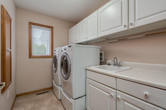 100 Crystal Lane, Mankato, MN 56001