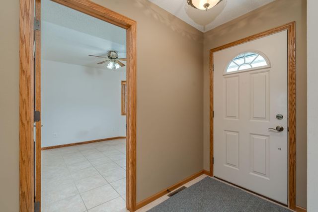 100 Crystal Lane, Mankato, MN 56001