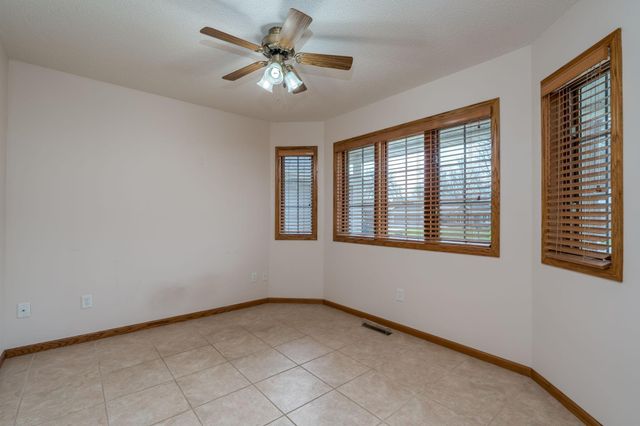 100 Crystal Lane, Mankato, MN 56001