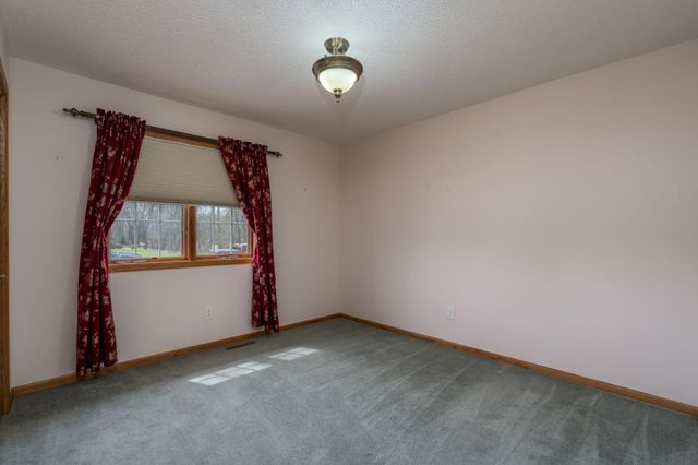 100 Crystal Lane, Mankato, MN 56001