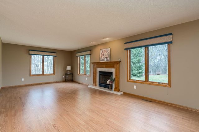 100 Crystal Lane, Mankato, MN 56001
