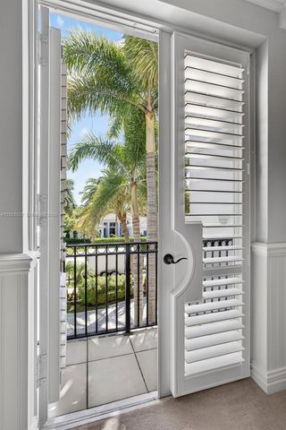 656 Hermitage Circle, Palm Beach Gardens, FL 33410