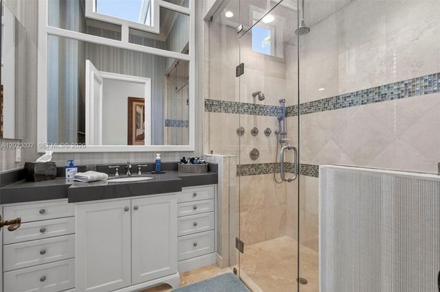 656 Hermitage Circle, Palm Beach Gardens, FL 33410