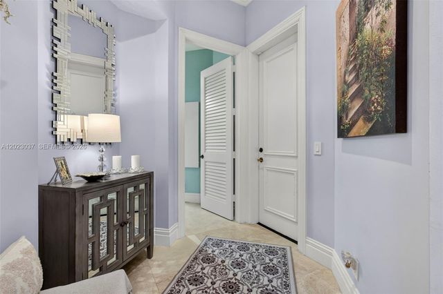 656 Hermitage Circle, Palm Beach Gardens, FL 33410