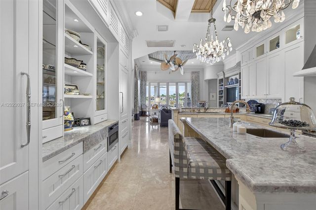 656 Hermitage Circle, Palm Beach Gardens, FL 33410