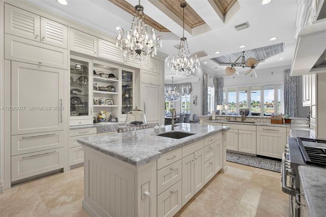 656 Hermitage Circle, Palm Beach Gardens, FL 33410