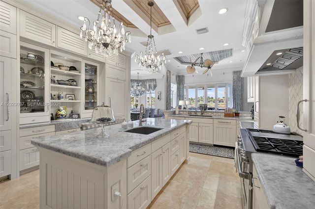 656 Hermitage Circle, Palm Beach Gardens, FL 33410