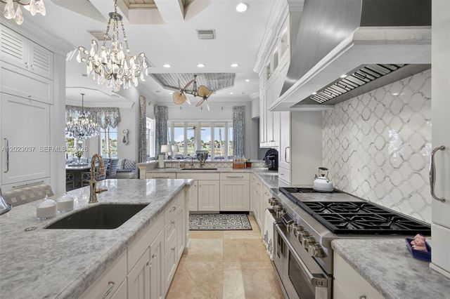 656 Hermitage Circle, Palm Beach Gardens, FL 33410
