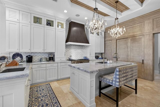 656 Hermitage Circle, Palm Beach Gardens, FL 33410