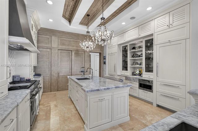656 Hermitage Circle, Palm Beach Gardens, FL 33410