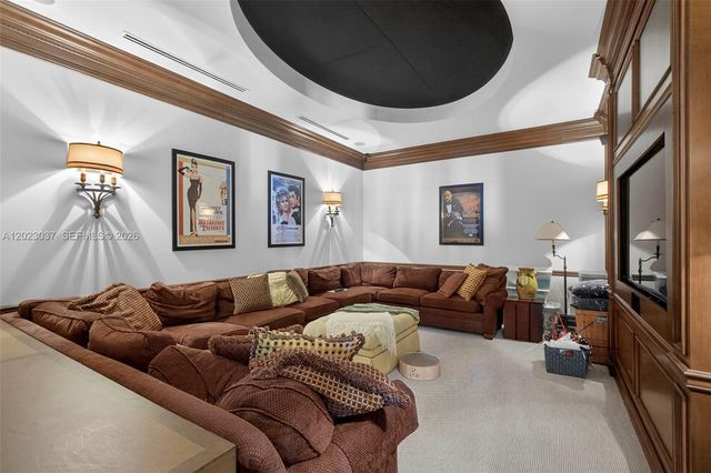 656 Hermitage Circle, Palm Beach Gardens, FL 33410
