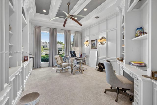 656 Hermitage Circle, Palm Beach Gardens, FL 33410
