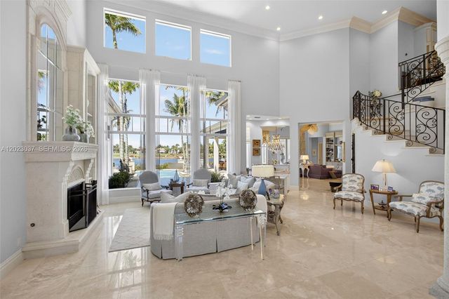 656 Hermitage Circle, Palm Beach Gardens, FL 33410