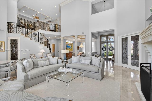 656 Hermitage Circle, Palm Beach Gardens, FL 33410