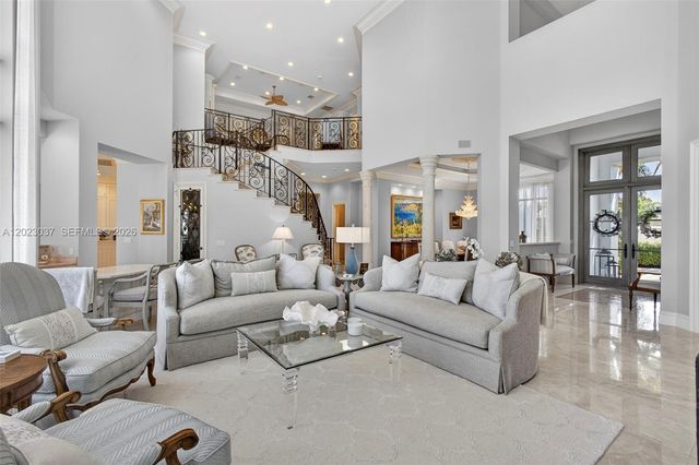 656 Hermitage Circle, Palm Beach Gardens, FL 33410
