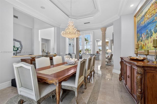 656 Hermitage Circle, Palm Beach Gardens, FL 33410