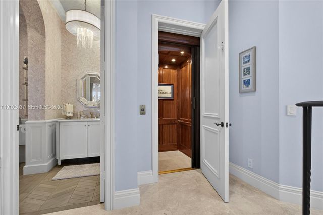 656 Hermitage Circle, Palm Beach Gardens, FL 33410