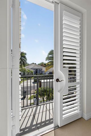656 Hermitage Circle, Palm Beach Gardens, FL 33410