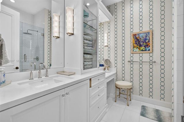 656 Hermitage Circle, Palm Beach Gardens, FL 33410