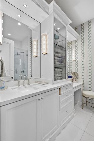 656 Hermitage Circle, Palm Beach Gardens, FL 33410